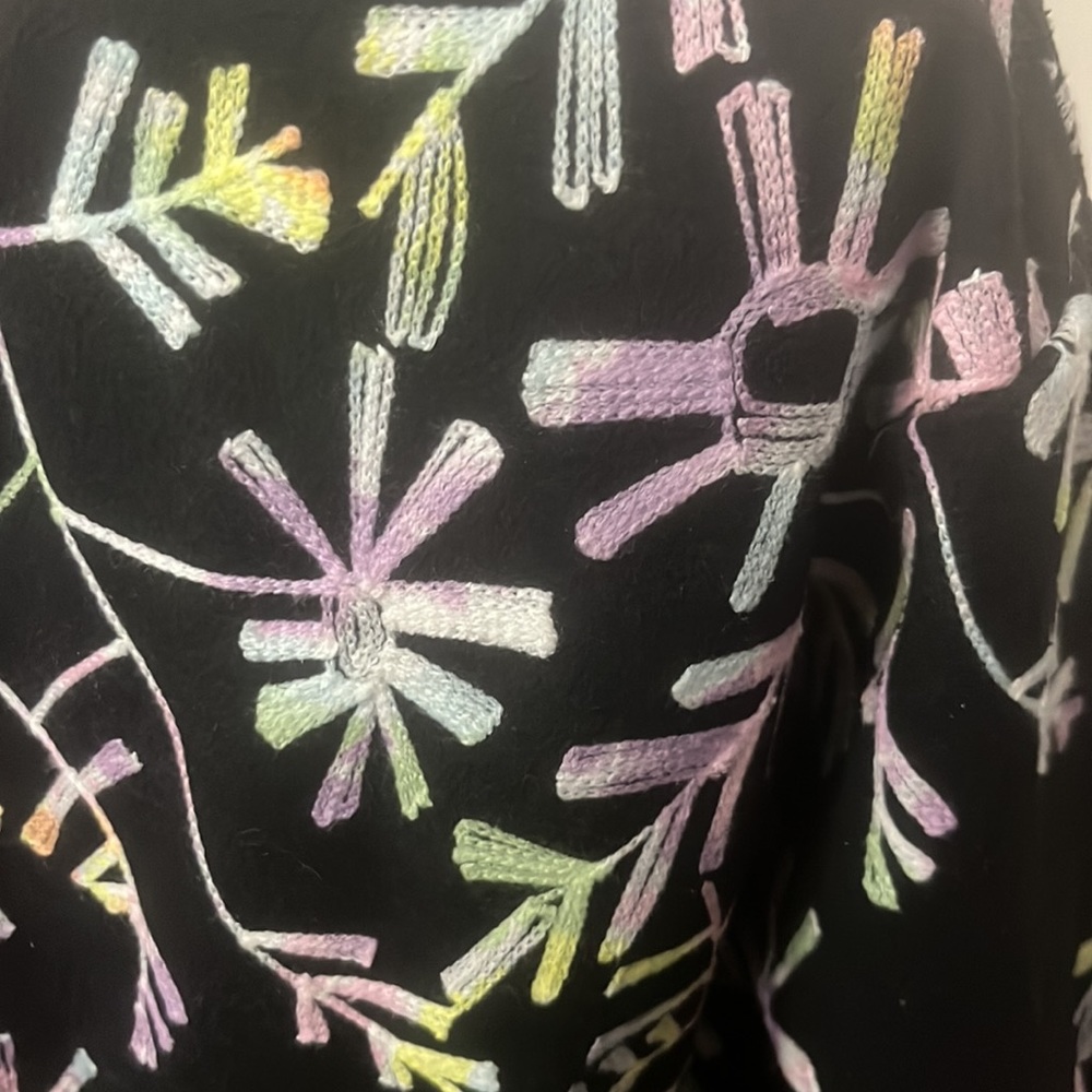 Embroidered top - Picture 3 of 3